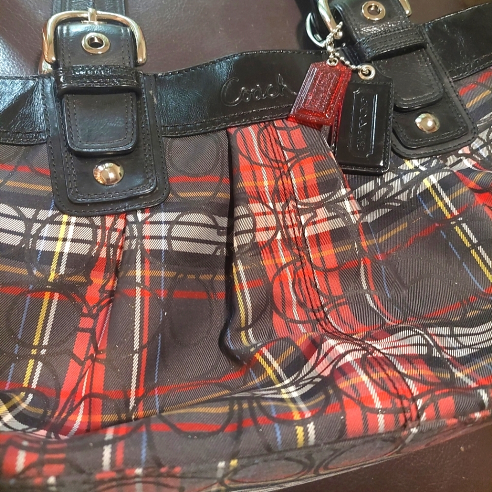 Coach Poppy Signature Shoulder Bag